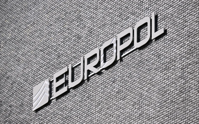 Alerta Global: Polícia Europeia Envia E-mails para 75.000 Criminosos de Ataques DDoS para Interromper Atividades Ilegais