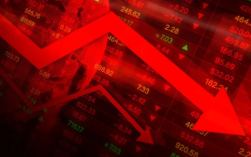 Ibovespa em Queda: Petrobras Pesa e Bolsa Brasileira Ignora Recordes em Nova York; Dólar Recua