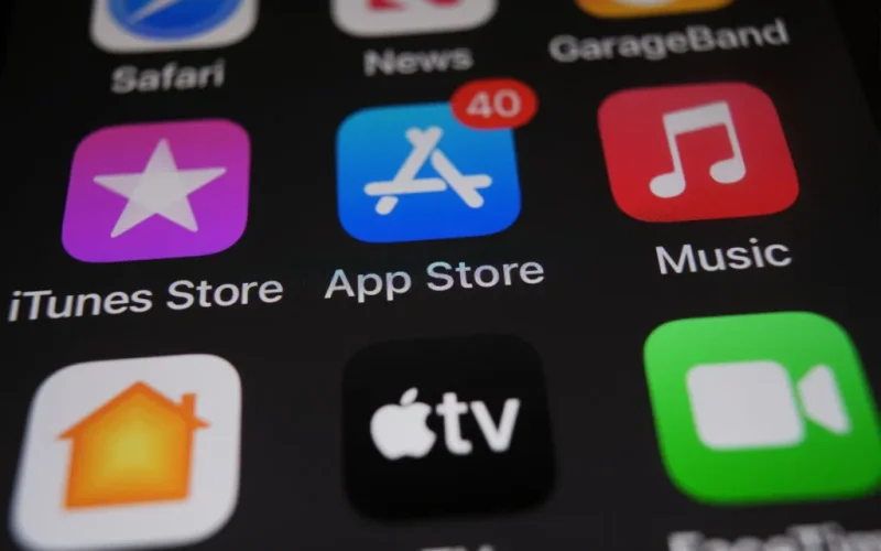 IA Revoluciona App Store: Lançamentos Disparam 60% e Criadores Independentes Lideram Nova Era de Ouro