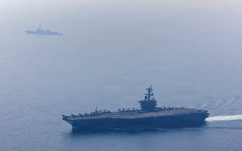 Guerra Naval no Oriente Médio: Militares dos EUA se Preparam para Abordar Navios Ligados ao Irã em Meio a Tensões Crescentes