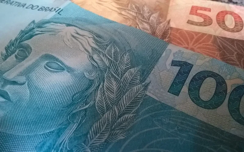 Tesouro IPCA+ em Queda: Entenda Como a Desvalorização dos Juros Reais Pode Turbinar Seus Ganhos em Títulos Públicos
