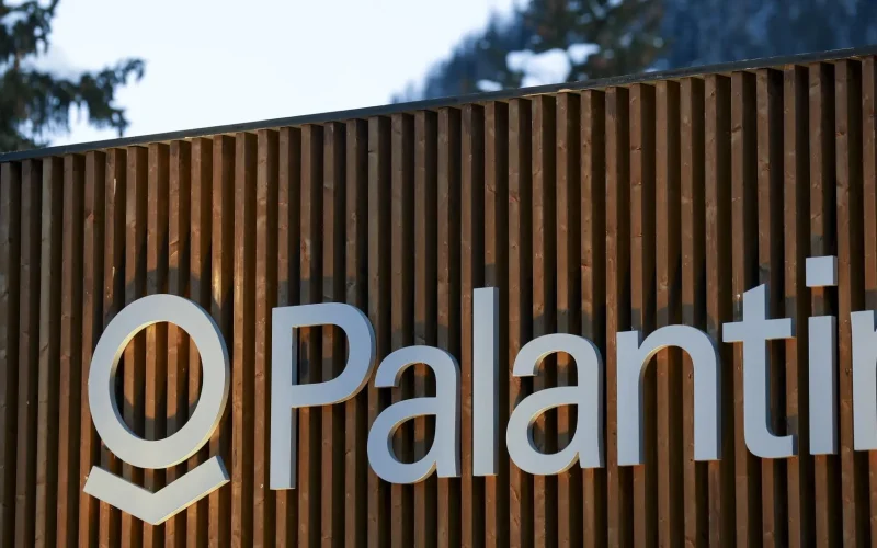Palantir Desafia o Status Quo: Mini-Manifesto Corporativo Questiona Inclusão e "Culturas Regressivas"