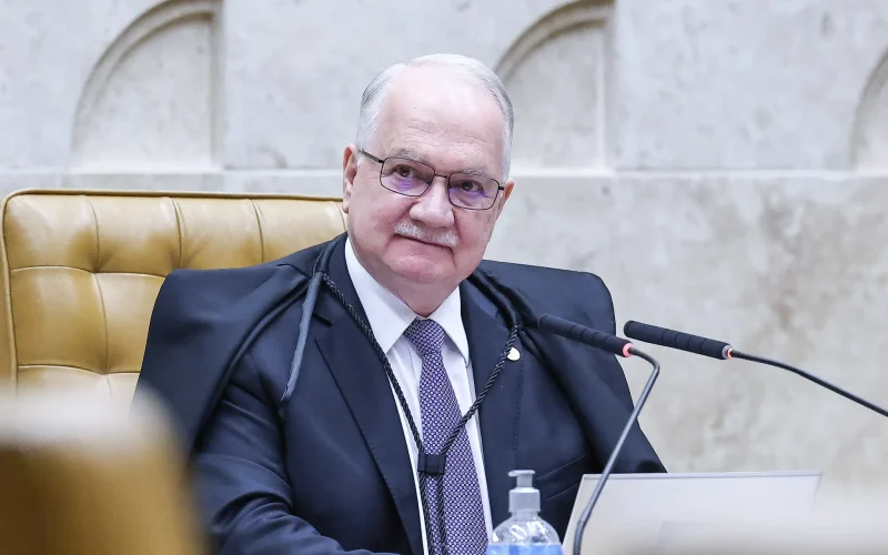 Fachin Elogia Artigo de Dino Sobre Reforma do Judiciário e Defende Debate Aberto para Fortalecer a Justiça