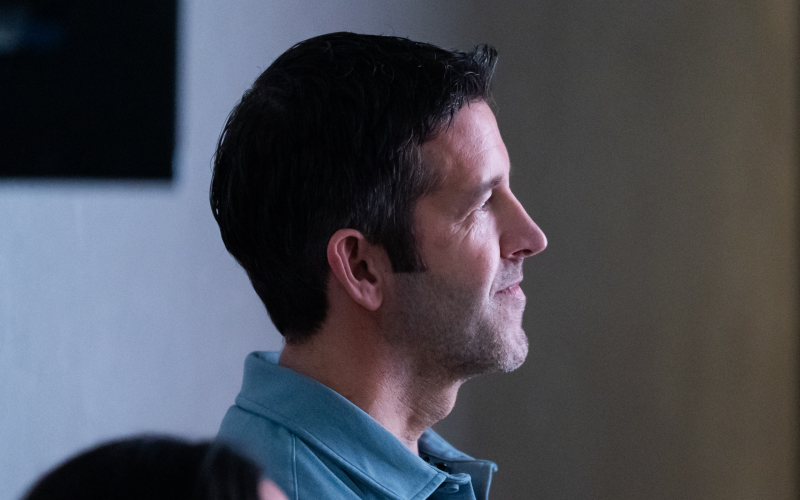 John Ternus assume a Apple: Desafios Milionários e o Futuro Incerto da Gigante da Tecnologia