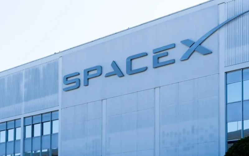 SpaceX Prepara IPO Histórico: Elon Musk Garante Controle com Ações de Supervoto