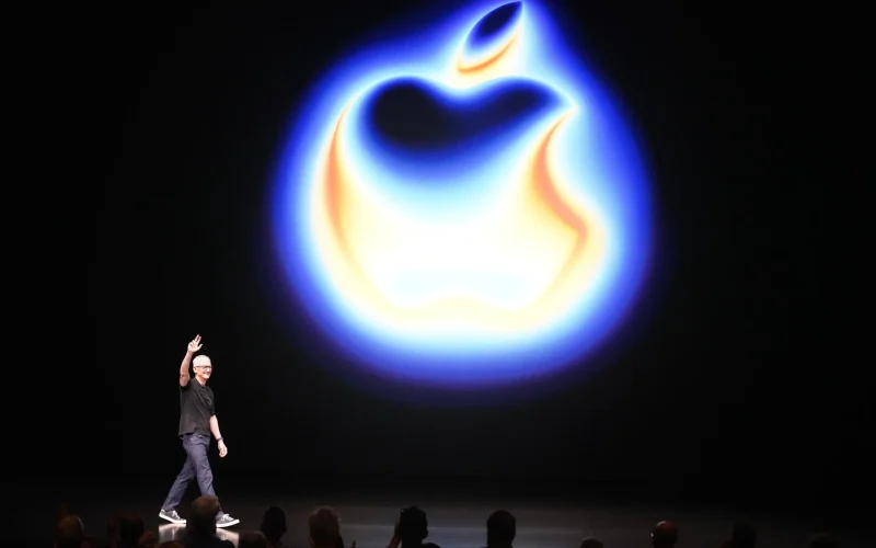 Tim Cook Deixa Apple: O Legado de 15 Anos que Transformou a Gigante em Potência de US$ 4 Trilhões