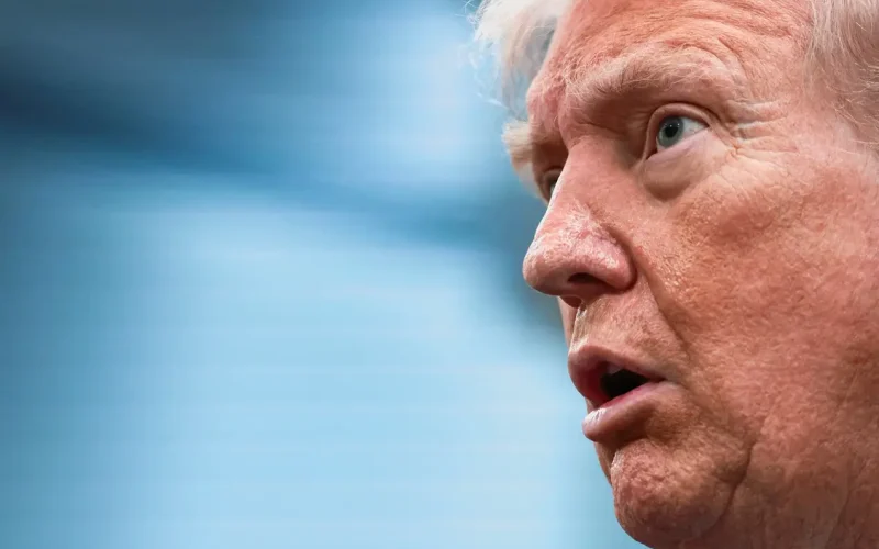 Colapso Financeiro no Irã? Trump Afirma que o País Busca Reabertura Urgente de Ormuz para Evitar Perdas Diárias de US$ 500 Milhões