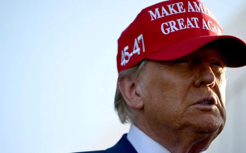 Rejeição de Trump Atinge 62% em Meio à Guerra no Irã e Crise com o Vaticano: O Que Isso Significa Para a Economia?