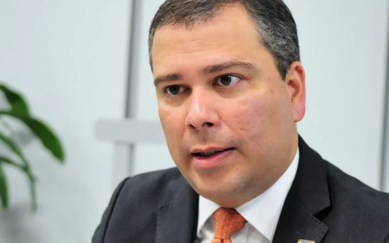 Ex-presidente do BRB, preso por suspeita de propina, troca defesa e aposta em advogados de delações premiadas