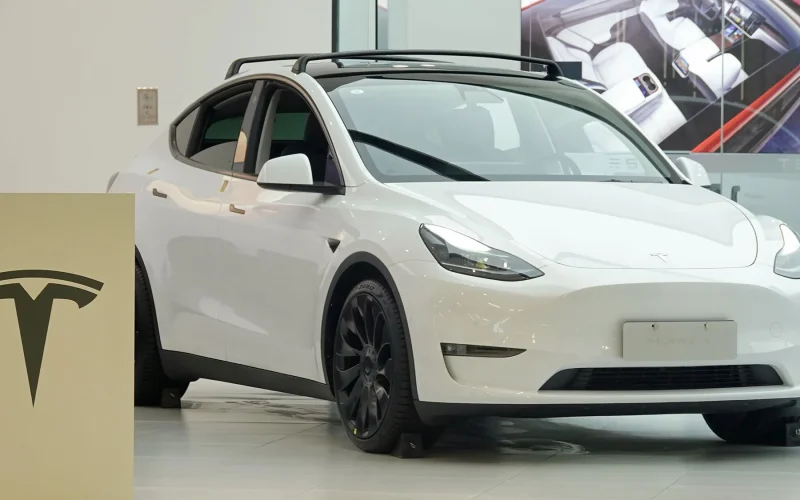 Elon Musk Confessa: Milhões de Teslas Precisam de Upgrade para 'Autopilot Total' Verdadeiro