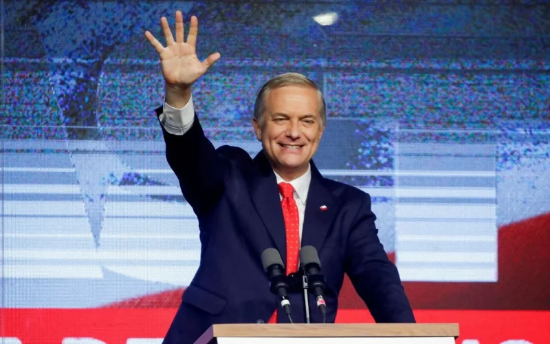 Chile na Mira do Investidor: Kast Sinaliza Foco em Solidez para Desbloquear R$ Bilhões em Investimentos