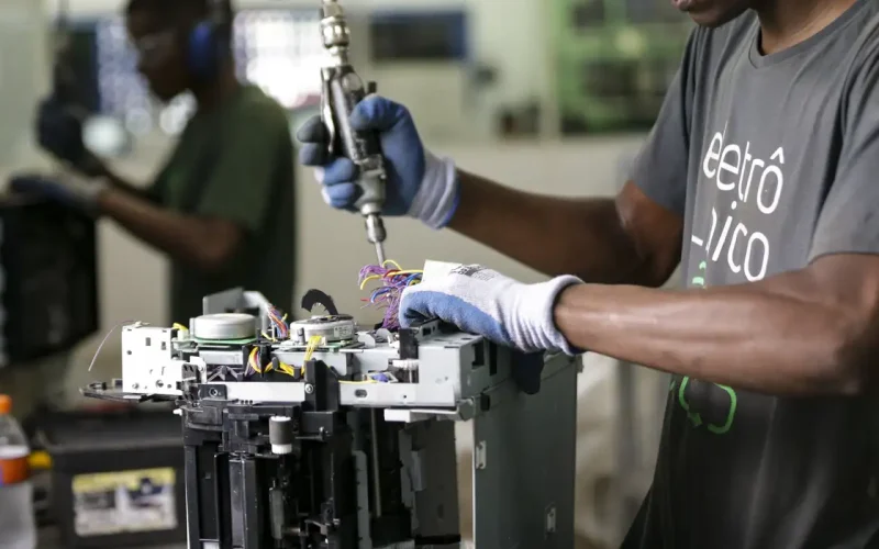 CMN Impulsiona Inovação Nacional: Crédito do FAT Ganha Novo Fôlego para Tecnologia Brasileira