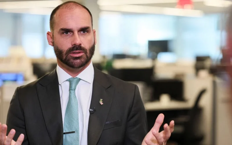 Eduardo Bolsonaro Define Chapa ao Senado em SP: A Estratégia Política que Move as Peças no Jogo Eleitoral Paulista