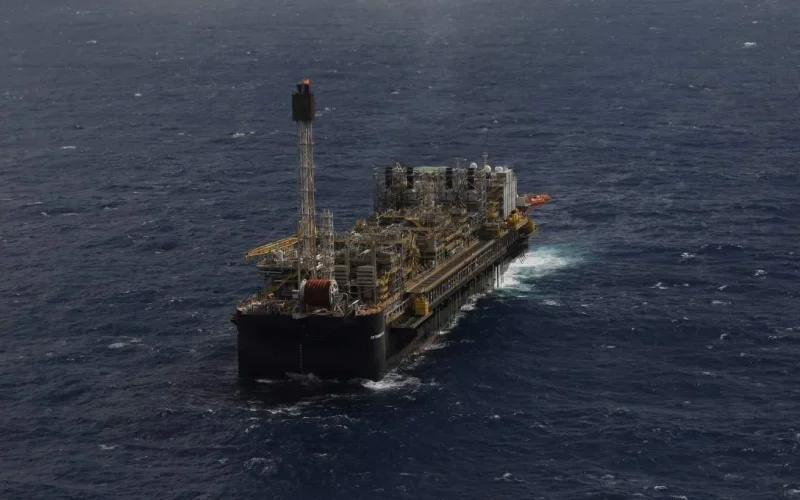 Petrobras (PETR4) Aumenta Controle na Bacia de Campos: O Que Significa a Aquisição do Campo de Argonauta para Investidores?