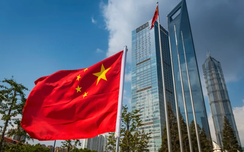 Hacker Chinês Acusado de Ataques Cibernéticos é Extraditado para os EUA: O Que Isso Significa para a Segurança Digital e Corporativa?