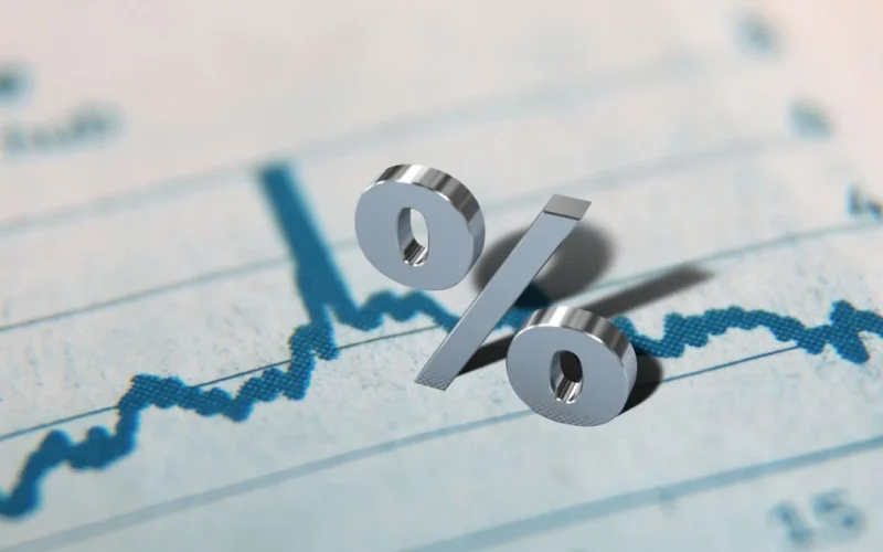 Juros Futuros Caem na Véspera da Super Quarta: Brasil e EUA Decidem o Rumo da Economia Global