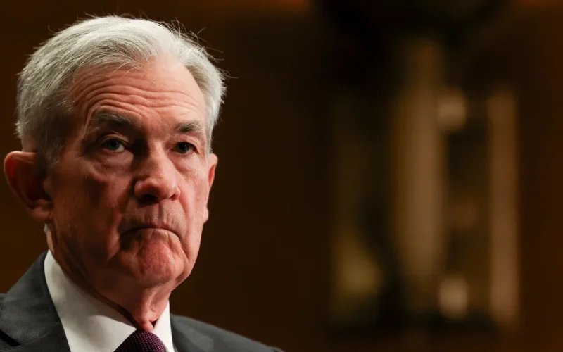 Powell Sinaliza Fim do Ciclo de Alta de Juros nos EUA: O que Isso Significa para o Brasil?
