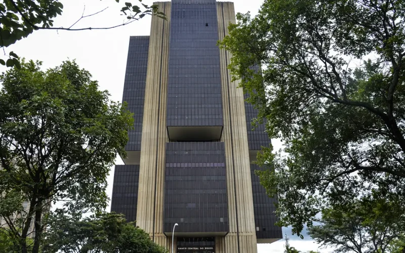 Banco Central Reduz Juros para 14,5%: O Que Isso Significa Para Sua Carteira e o Futuro da Economia Brasileira