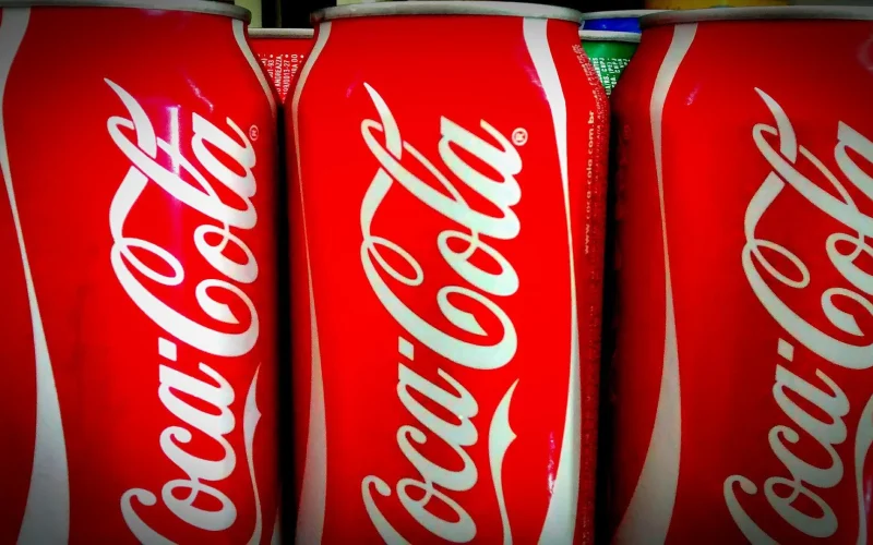 Menos Coca-Cola? CEO Brasileiro da Coca-Cola Revela Estratégia Inovadora para Atrair Consumidores com Renda Limitada