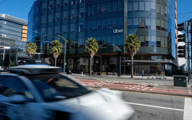 Uber Transforma Motoristas em Sensores: O Futuro da Coleta de Dados para Veículos Autônomos Revelado
