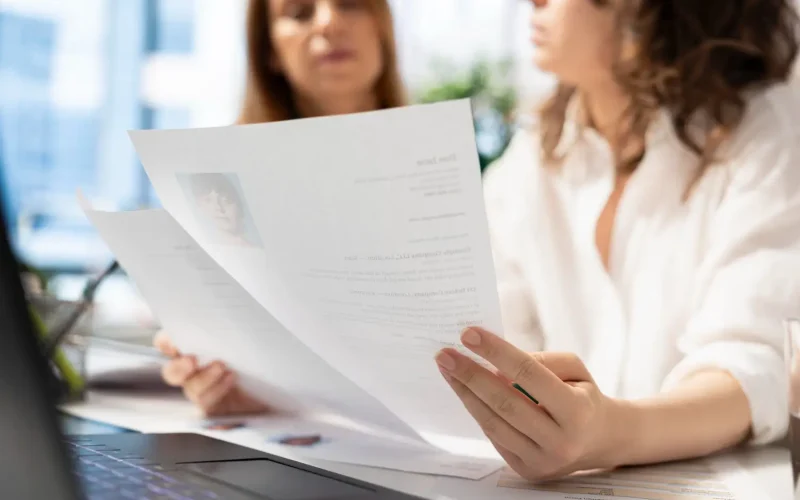 Diploma vs. IA em 2026: Habilidade em Inteligência Artificial Pode Valer Mais Que Seu Título Universitário