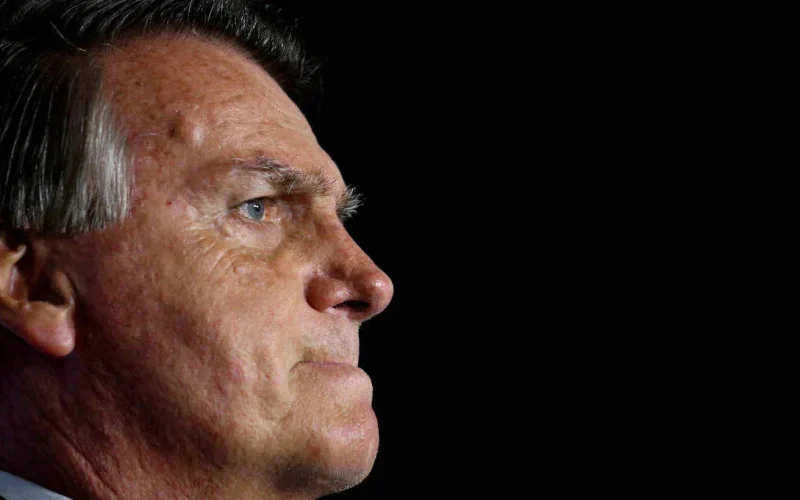Cirurgia de Bolsonaro: O que o procedimento no ombro e a autorização de Moraes significam para o cenário político e econômico?